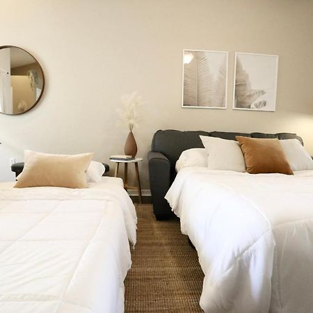 Nomad Retreat King Bed Boutique Condo W Garage 盖恩斯维尔 外观 照片