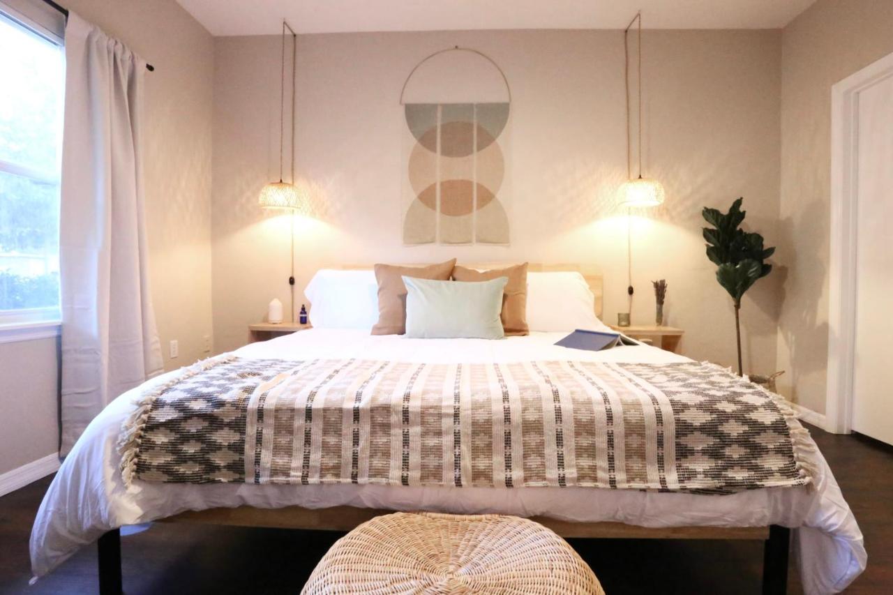 Nomad Retreat King Bed Boutique Condo W Garage 盖恩斯维尔 外观 照片