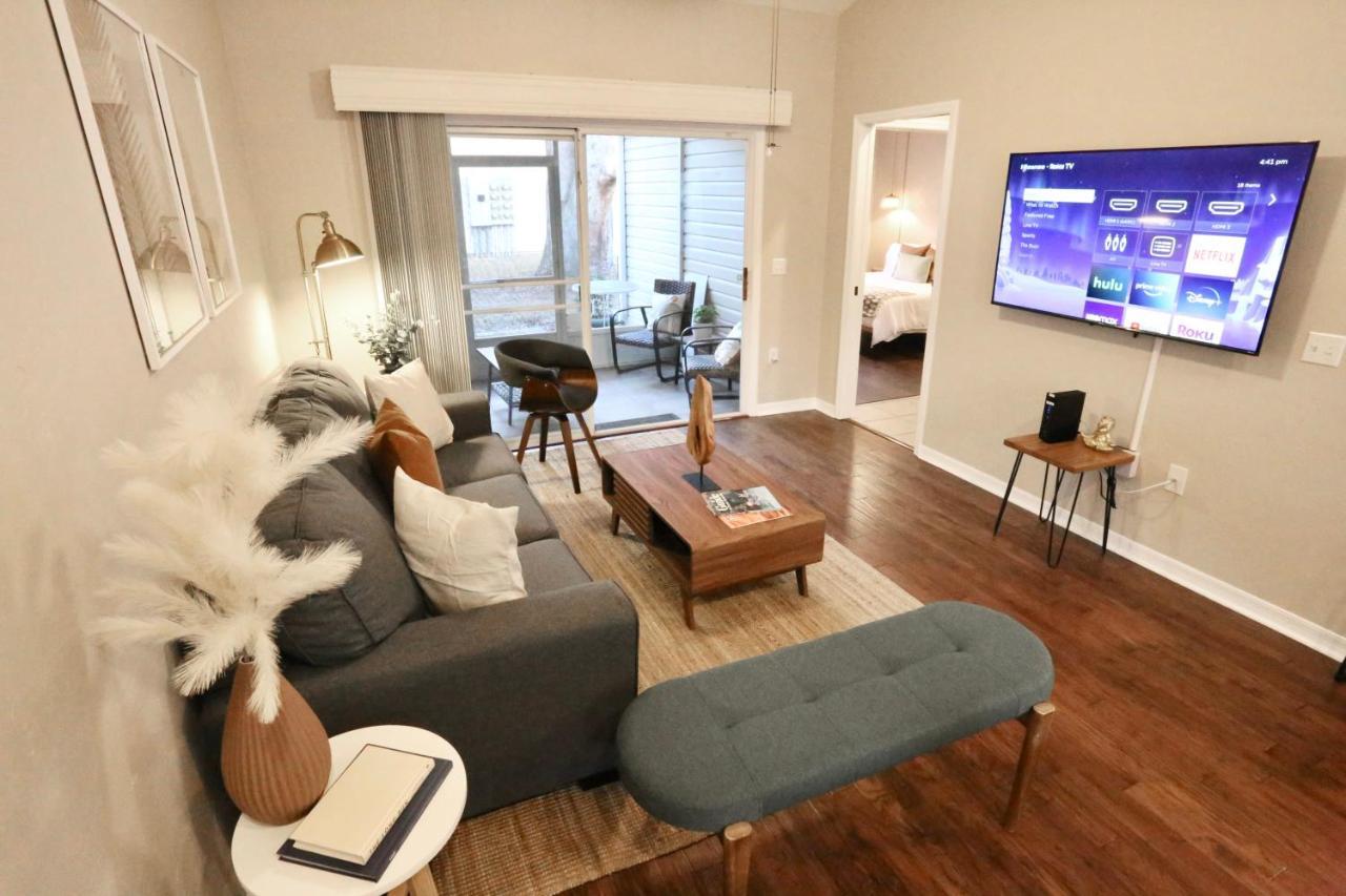 Nomad Retreat King Bed Boutique Condo W Garage 盖恩斯维尔 外观 照片